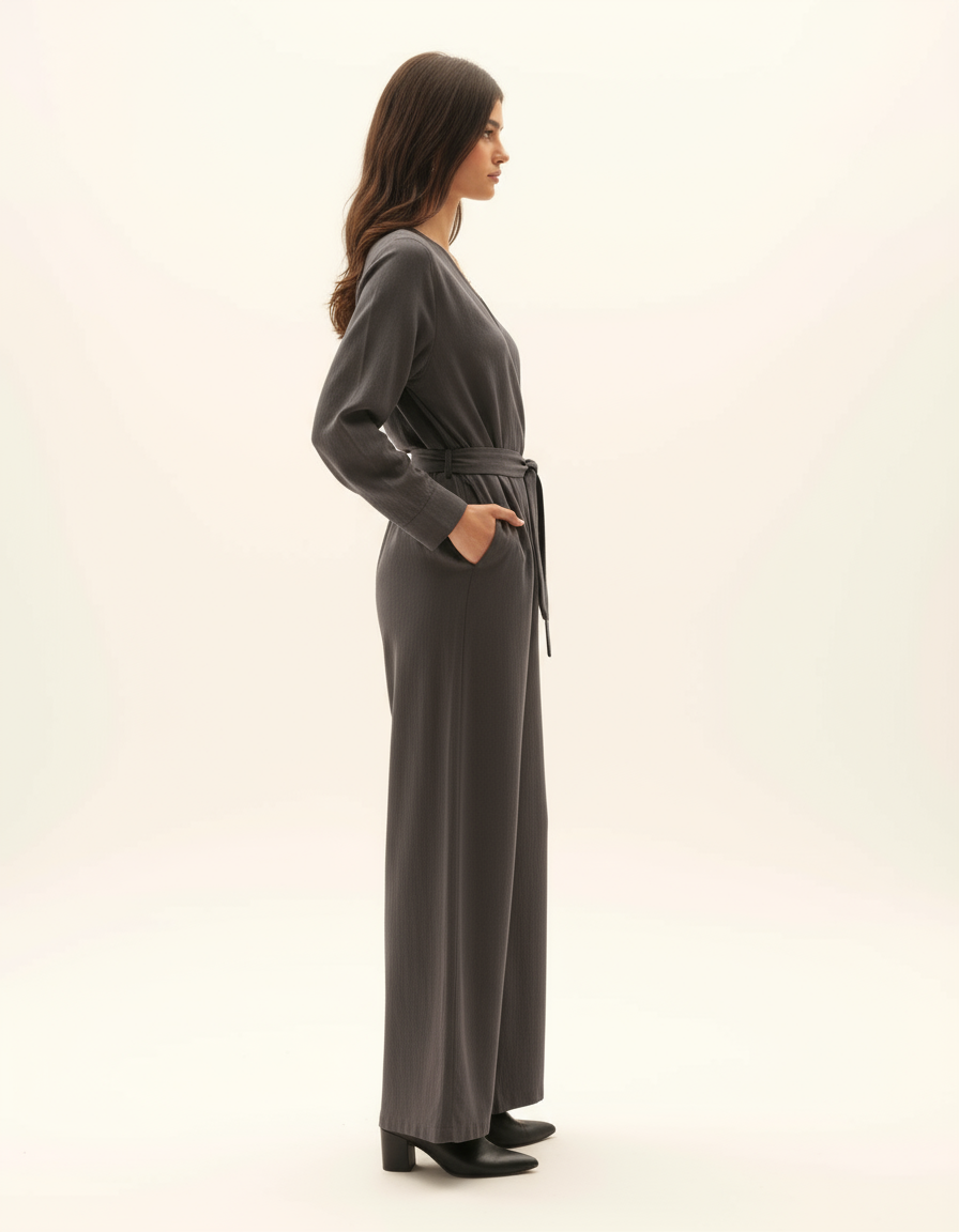 Elegant jumpsuit för damer med V-ringning och vida byxben | Katrina
