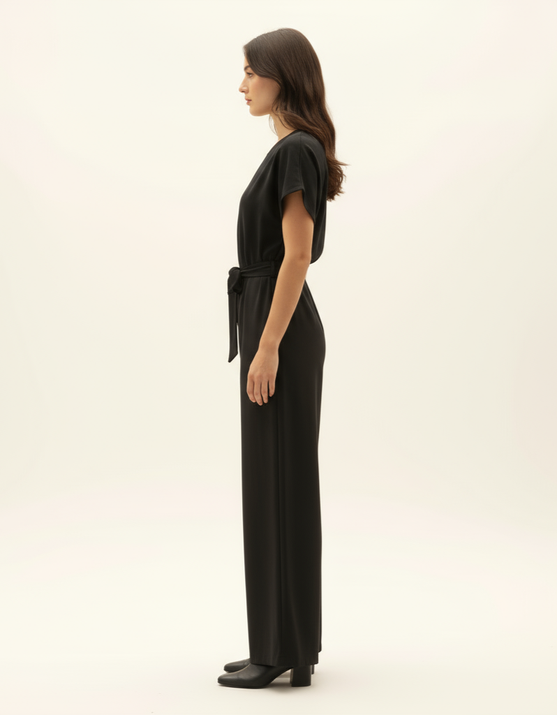 Tessa | Figursydd jumpsuit med snörningsdetalj för dam