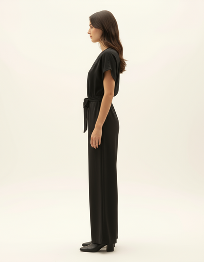 Tessa | Figursydd jumpsuit med snörningsdetalj för dam